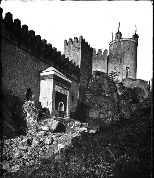 Rocchetta Mattei da levante